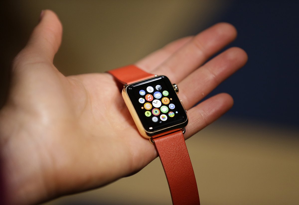 apple-watch-si-m-ete-v-apple-storu-zkusit-na-15-minut-pak-p-jde-na