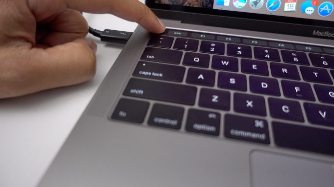 15-tip-a-trik-jak-pou-vat-touch-bar-na-nov-m-macbooku-pro