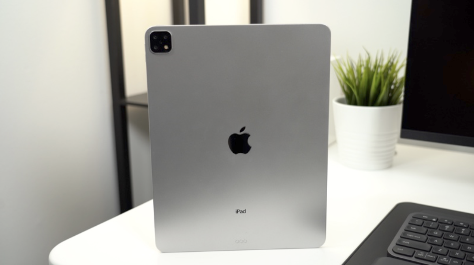 IPAD Pro 11 2019. Планшет айпад 11 Pro. Айфон айпад 11 Pro.